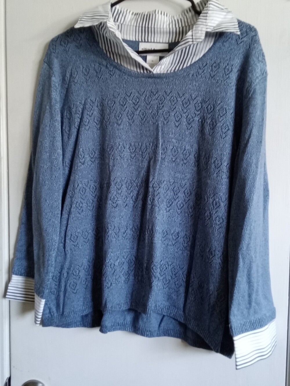 #6070 Blue Textured Pullover. -  XL